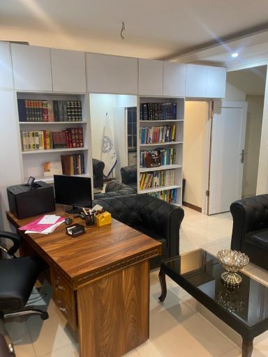 عکس موسسه حقوقی آریان دادوش