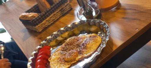 عکس صبحانه سرا و کبابی خان سالار