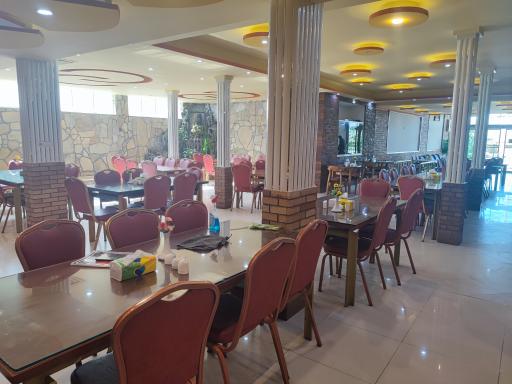 عکس رستوران ژەمەن