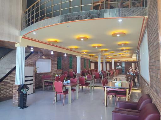 عکس رستوران ژەمەن