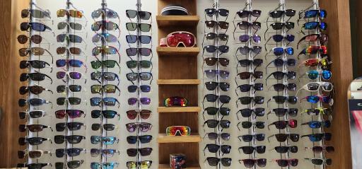 عکس فروشگاه لوازم کوهنوردی آزاد کوه