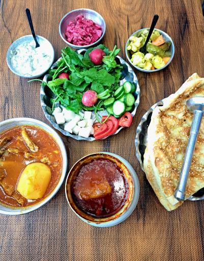 عکس صبحانه سرای آرمین