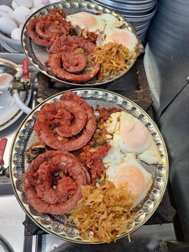 عکس صبحانه سرای آرمین