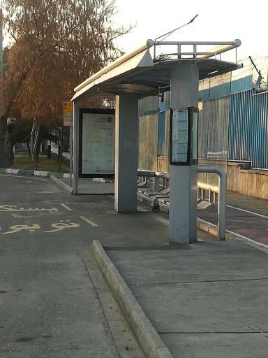 عکس ایستگاه اتوبوس مدرسه