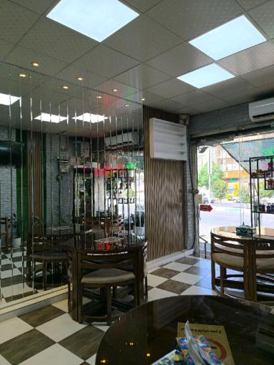 عکس کافی‌شاپ شب چراغ