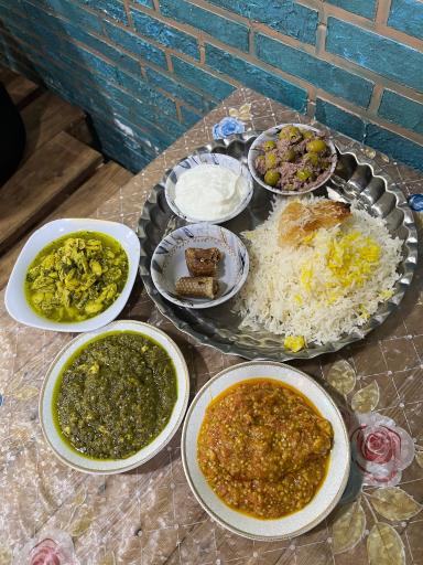 عکس غذاخوری مادر جون 