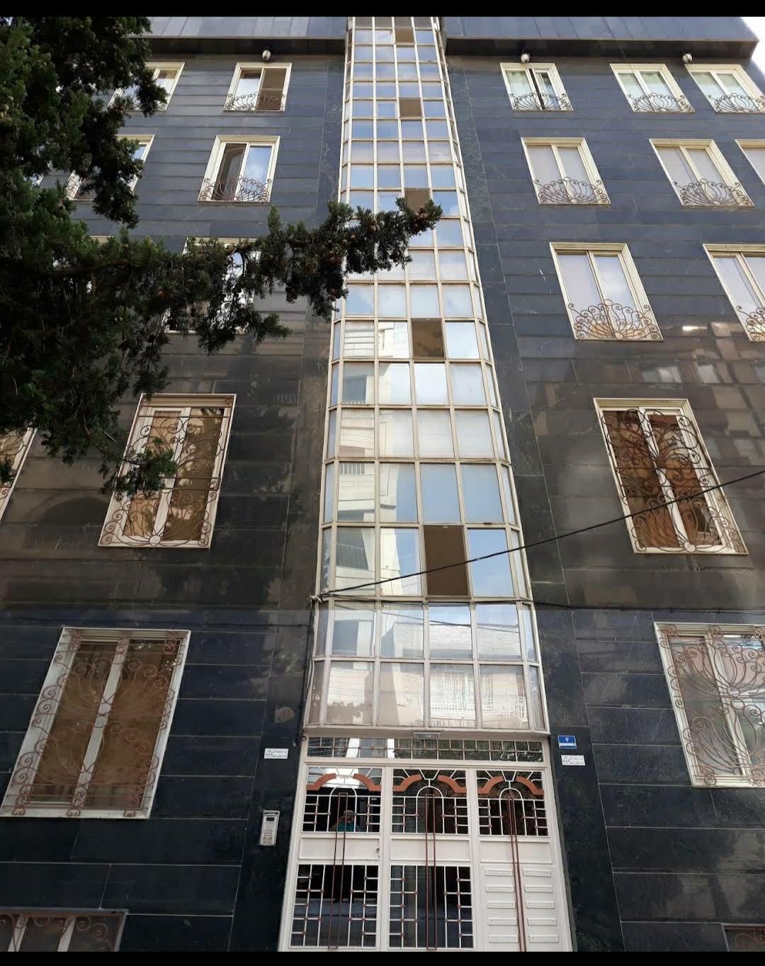 عکس آپارتمان تاجداری