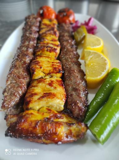 عکس رستوران سنتی نسترن