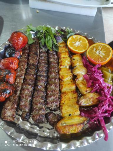 عکس رستوران سنتی نسترن