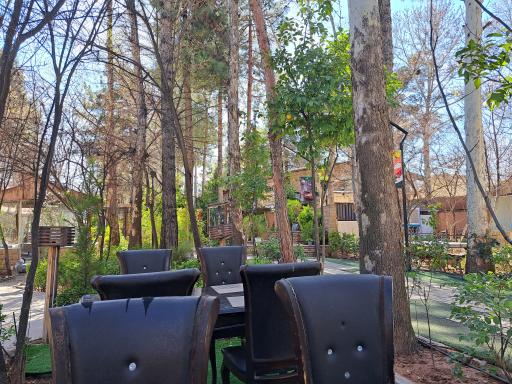 عکس باغ رستوران شهرزاد