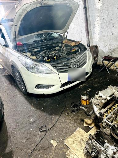 تعمیرگاه  و فروشگاه لوازم یدکی اتومبیل مدرن