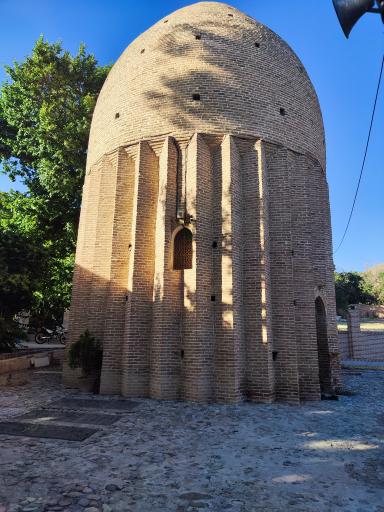 عکس برج مقبره کردان