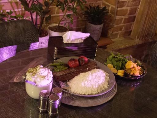 عکس سرای سنتی فانوس