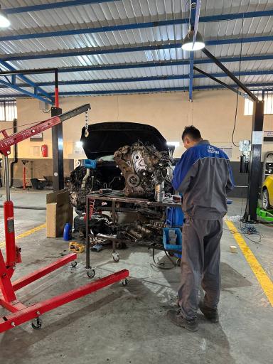 عکس نمایندگی فروش و خدمات پس از فروش تویوتا