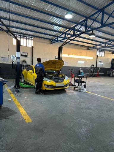 عکس نمایندگی فروش و خدمات پس از فروش تویوتا