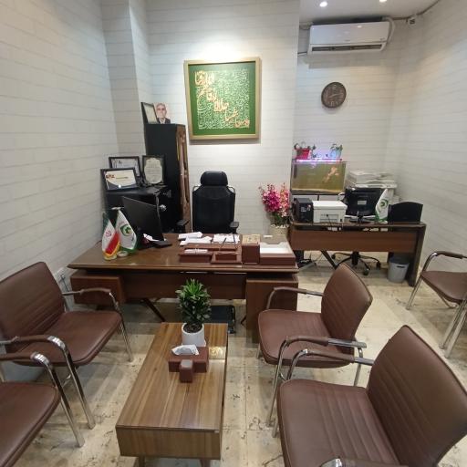 عکس مشاورین املاک آدینه