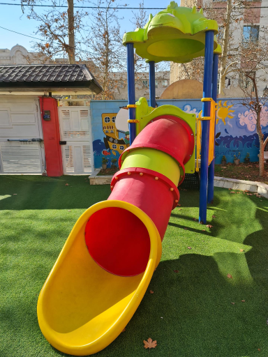 عکس مهد کودک و پیش دبستانی رنگارنگ