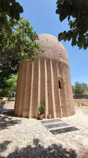 عکس برج مقبره کردان