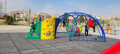 عکس شهربازی شقایق