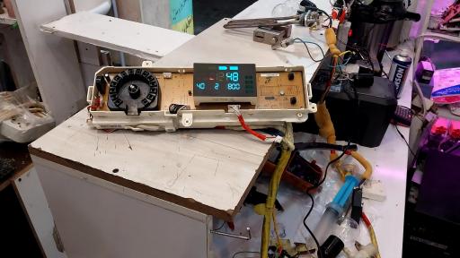 عکس تعمیر برد یخچال و لوازم خانگی 