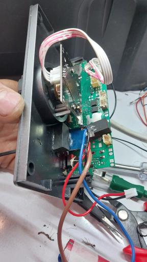 عکس تعمیر برد یخچال و لوازم خانگی 