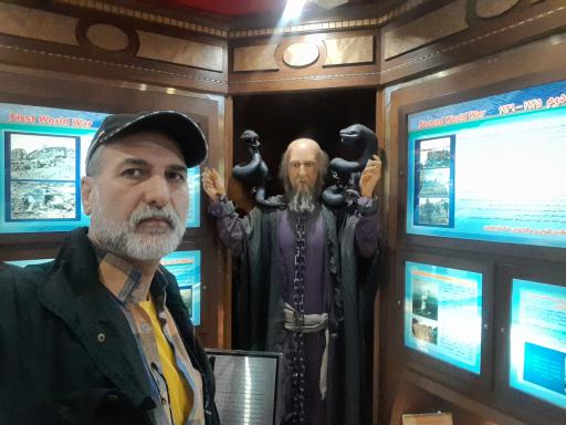 عکس موزه صلح تهران