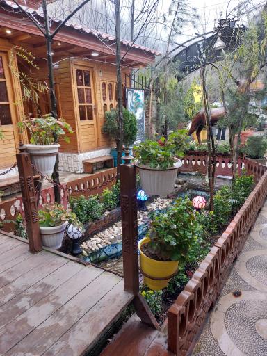 عکس کافه سنتی سرخ چشمه