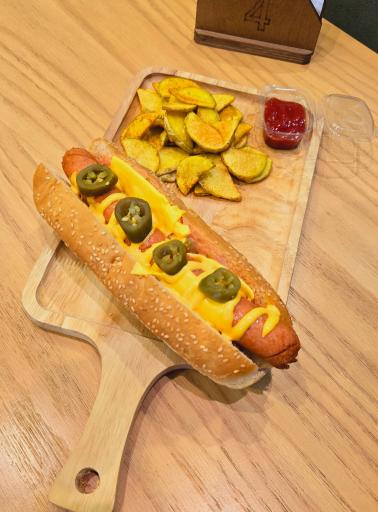 عکس کافه کتاب نویا