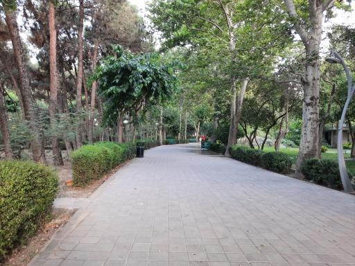 عکس حوضچه پارک لاله