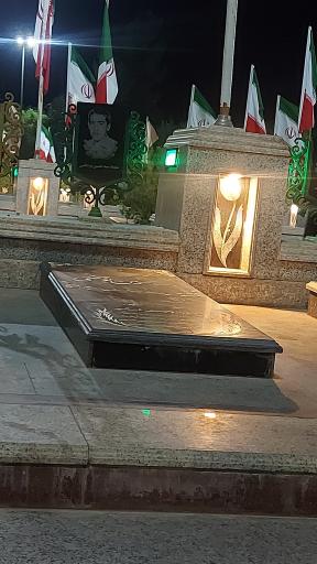 عکس گلزار شهدا دارالسلام کاشان