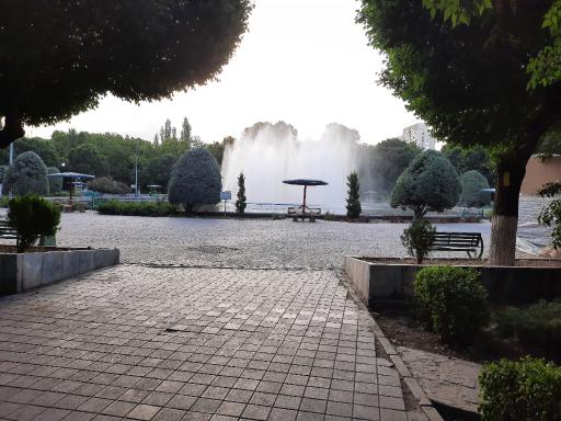 عکس حوضچه پارک لاله