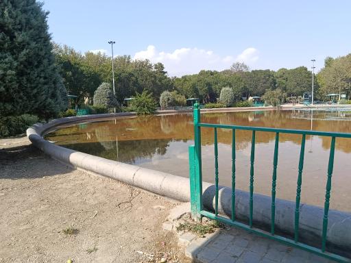 عکس حوضچه پارک لاله