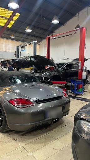 عکس نمایندگی پورشه هیولا المان