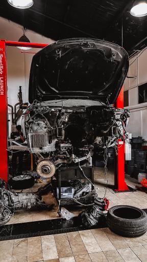 عکس نمایندگی پورشه هیولا آلمان