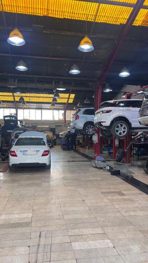 عکس نمایندگی پورشه هیولا المان