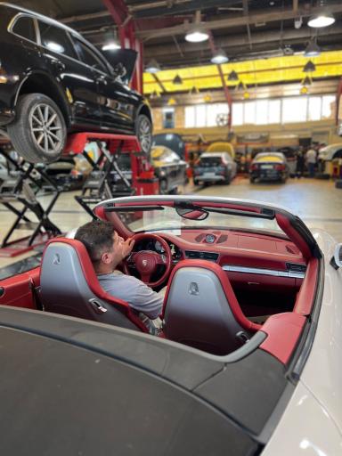 عکس نمایندگی پورشه هیولا المان