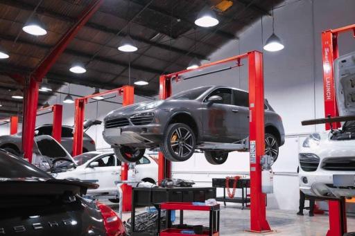 عکس نمایندگی پورشه هیولا آلمان