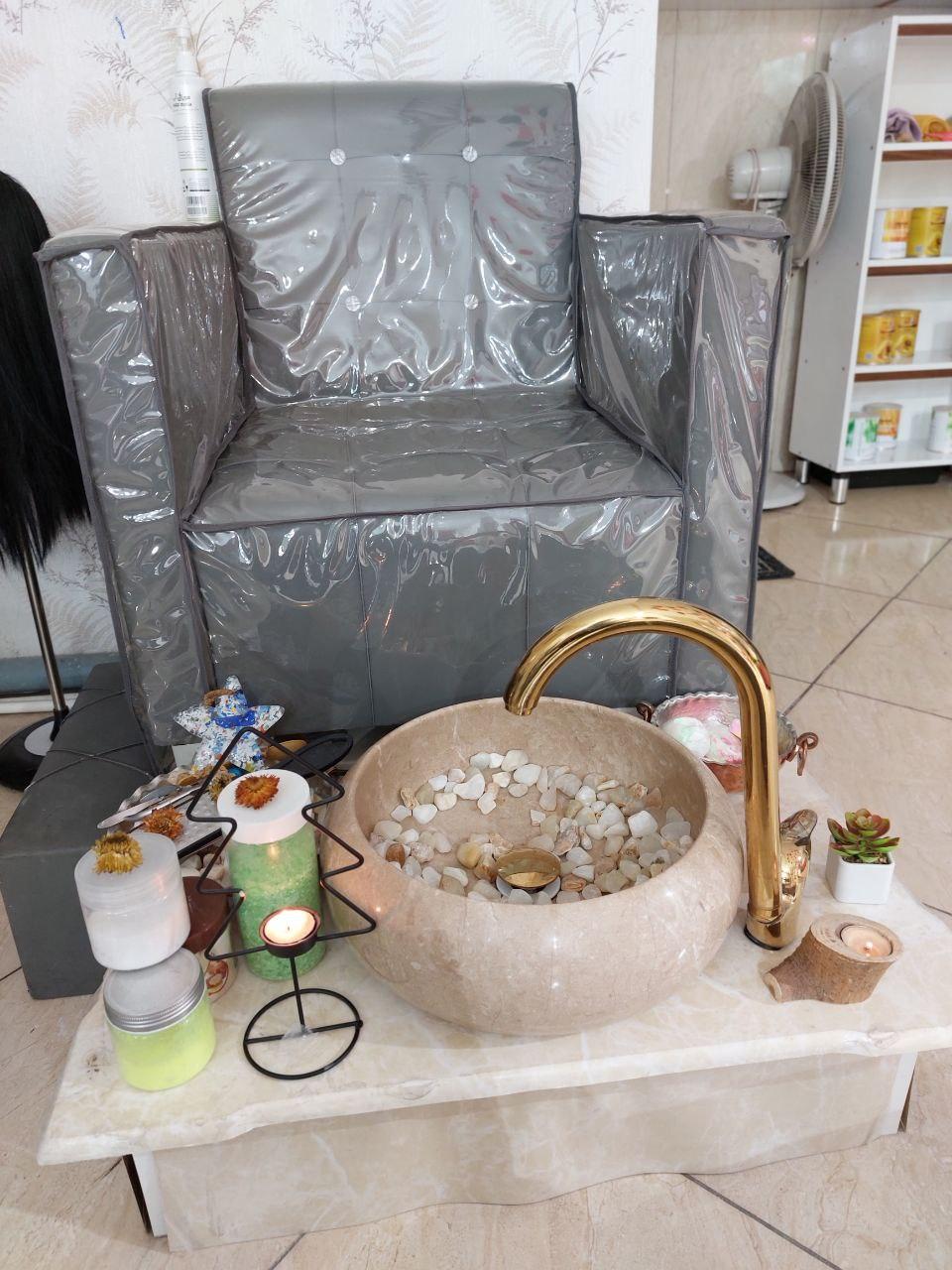 عکس سالن زیبایی رها گل