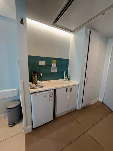 عکس بیمارستان و زایشگاه سینا