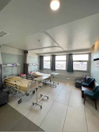 عکس بیمارستان و زایشگاه سینا