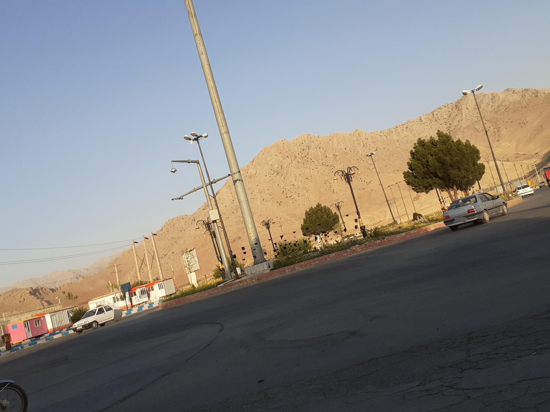 عکس میدان اورامان