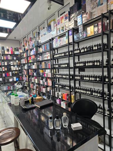 عکس عطر حکیم