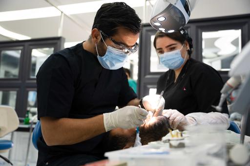 عکس کلینیک دندان پزشکی سپید