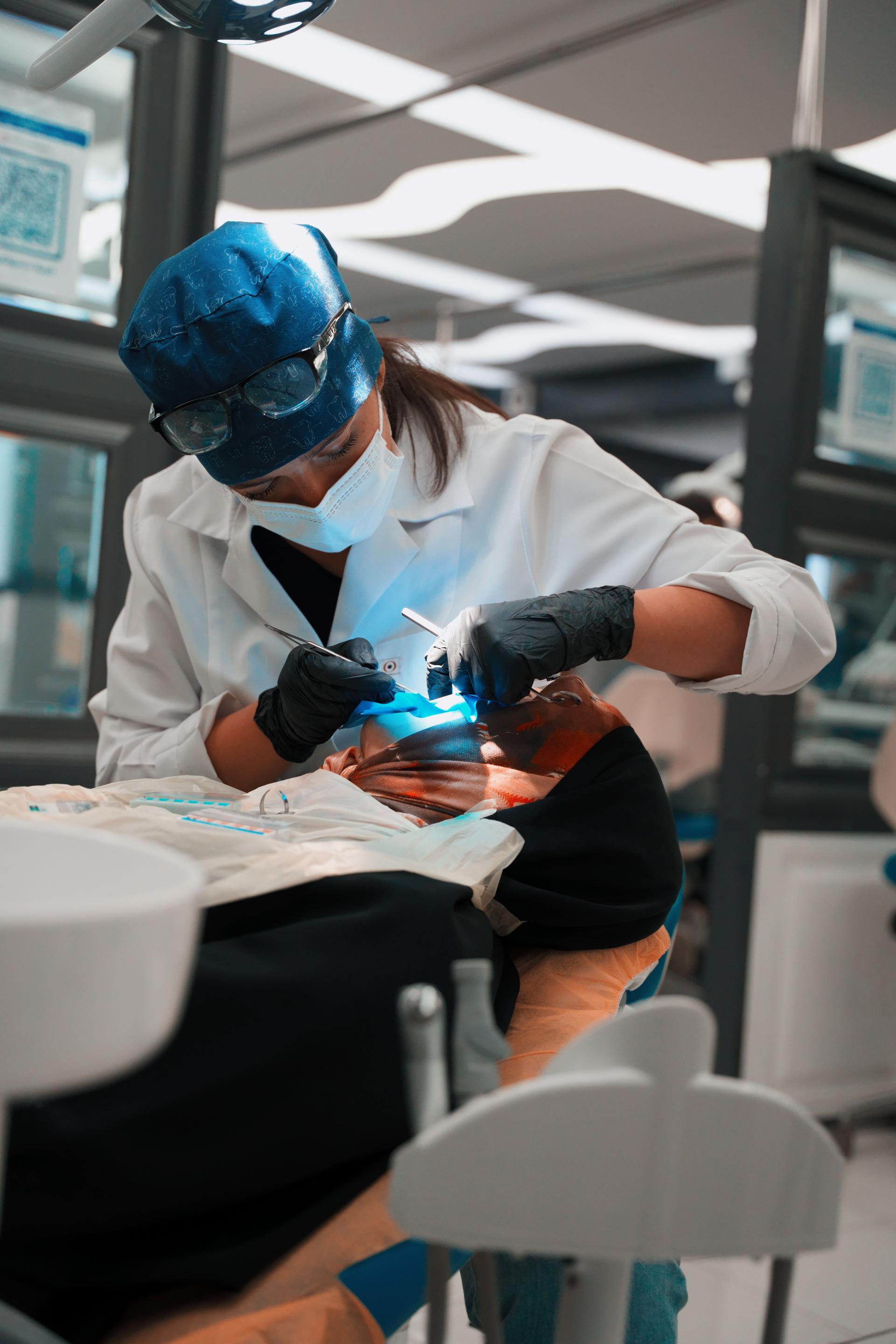 عکس کلینیک دندان پزشکی سپید