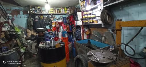 عکس تعویض روغنی و پنچرگیری اوستا تقی