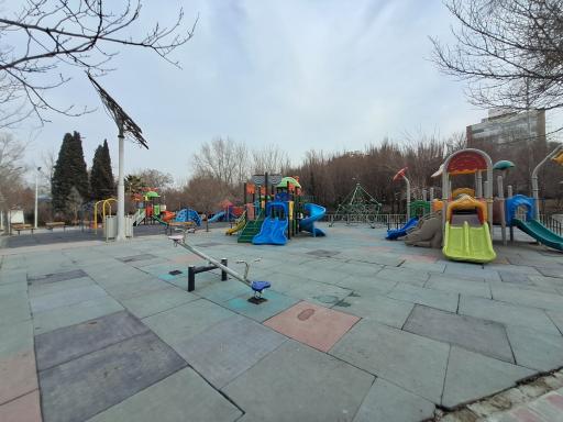 عکس زمین بازی کودکان