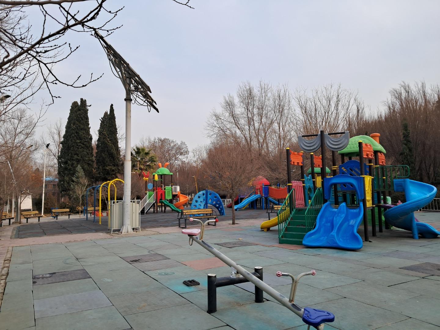 عکس زمین بازی کودکان