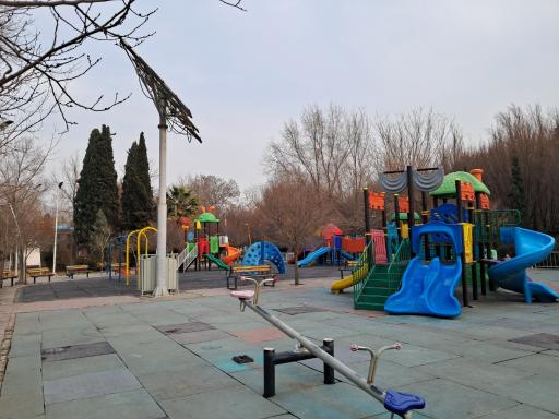 عکس زمین بازی کودکان