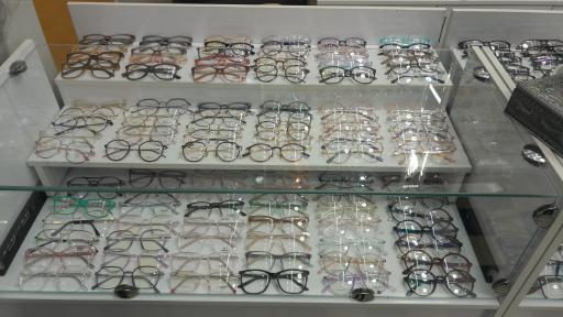 گروه اپتیک و عینک لوتوس