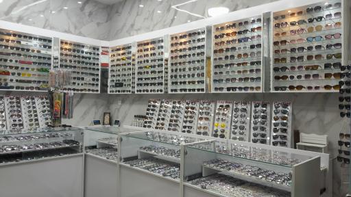 عکس گروه اپتیک و عینک لوتوس